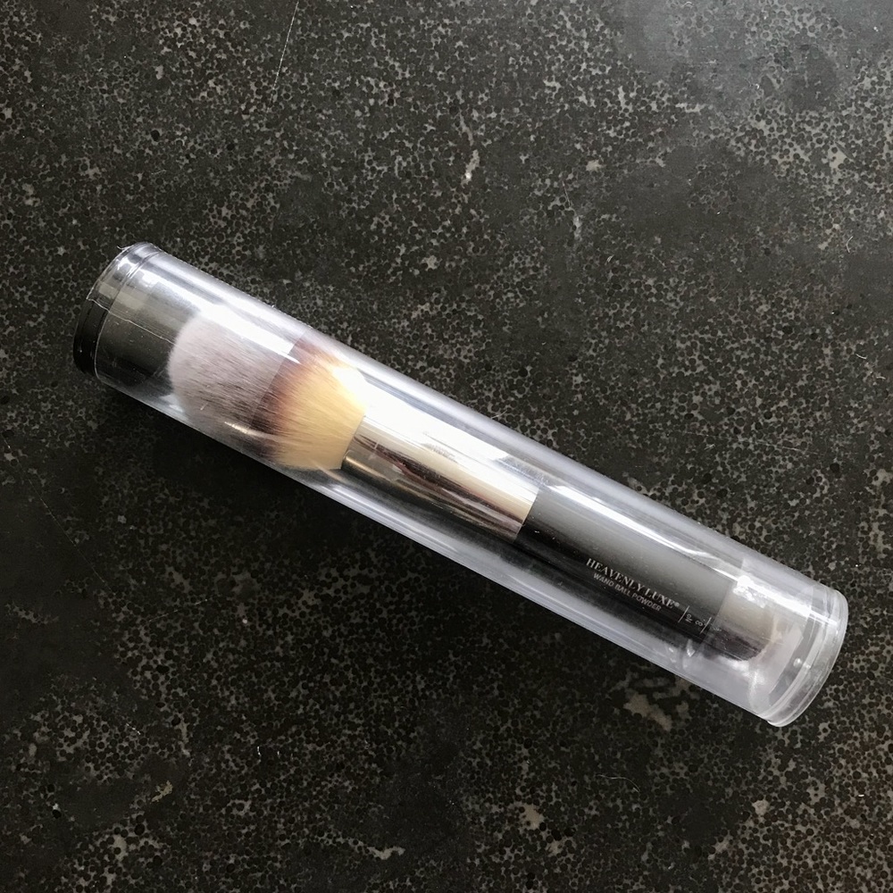 New it cosmetics makeup brush